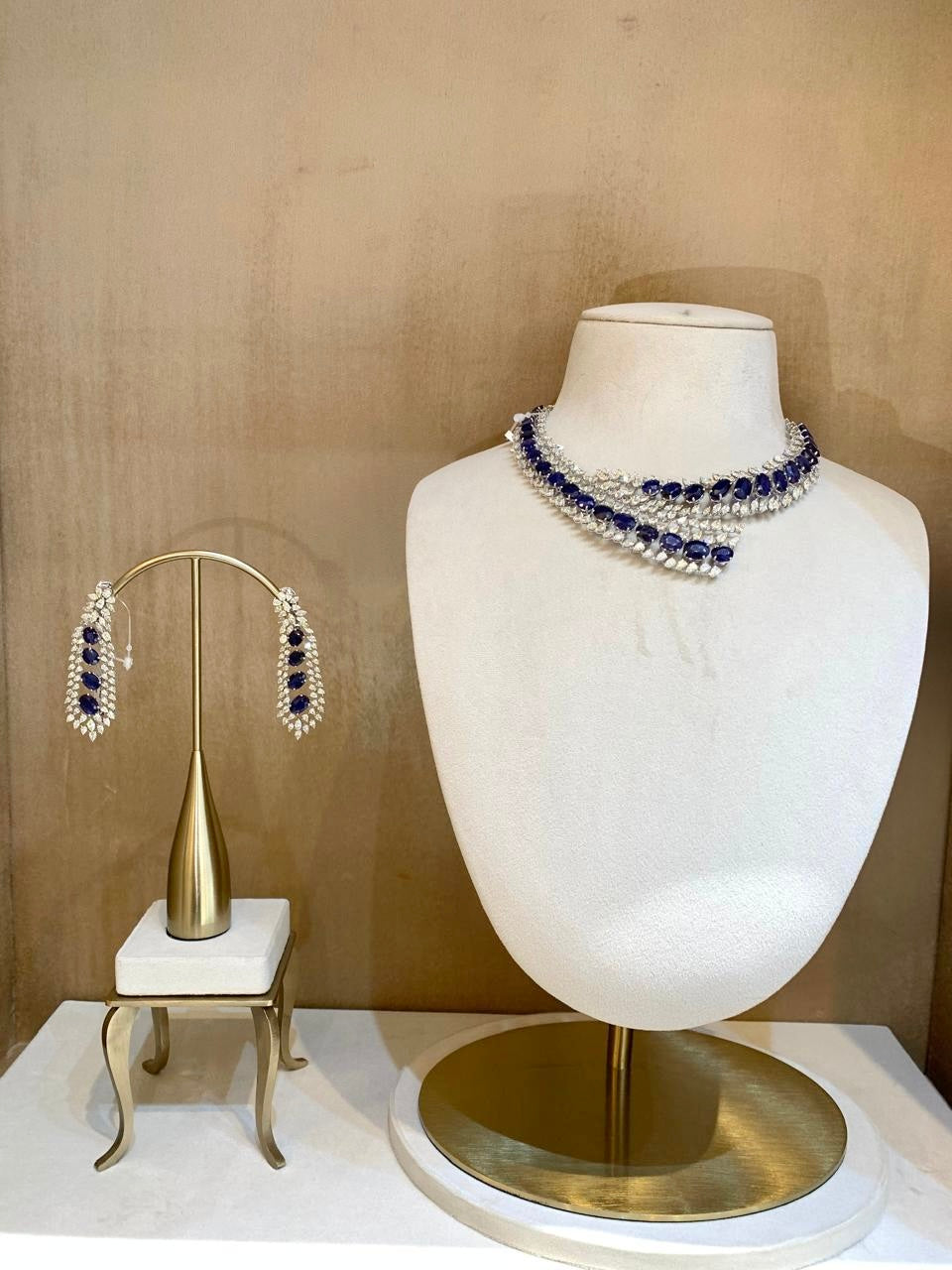 The Sapphire Élan